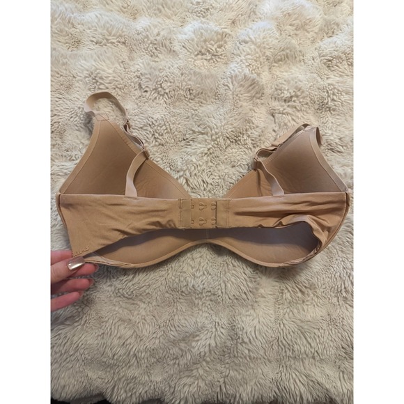 NWOT SKIMS Fits Everybody Triangle wireless bra Nude Seamless Comfort Bra 34DD - Picture 2 of 4